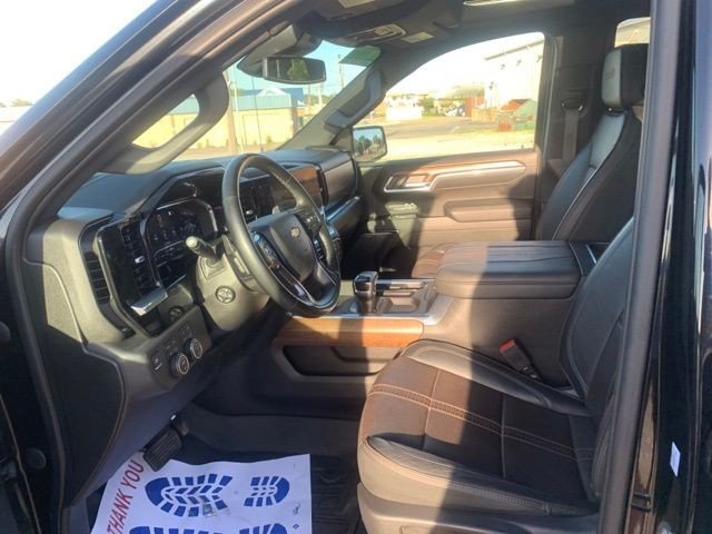 Used 2023 Black Chevrolet High Country image 23