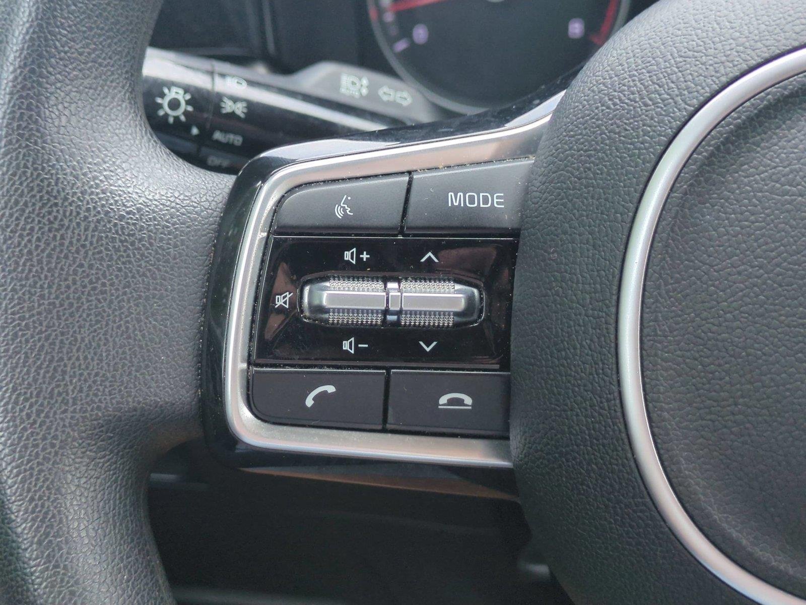 Used 2023 Glacial White Pearl Kia LX image 20