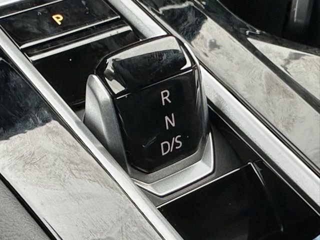 New 2026 Pure Gray Volkswagen 2.0T Peak Edition image 38