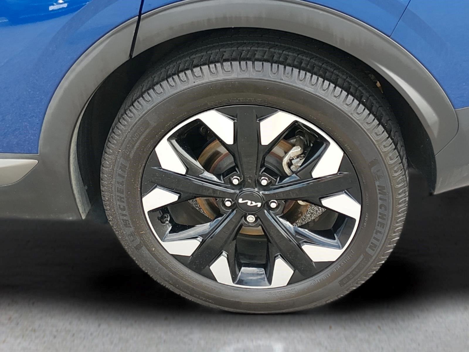 Used 2023 Sapphire Blue Kia X-Line image 12