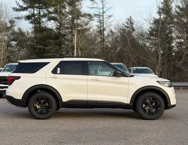 New 2026 Star White Metallic Tri-Coat Ford Tremor® image 3