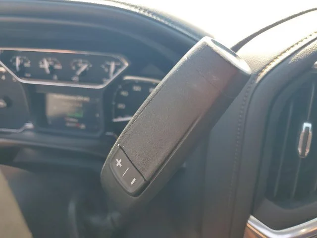 Used 2021 SUMMIT WHITE GMC AT4 image 25