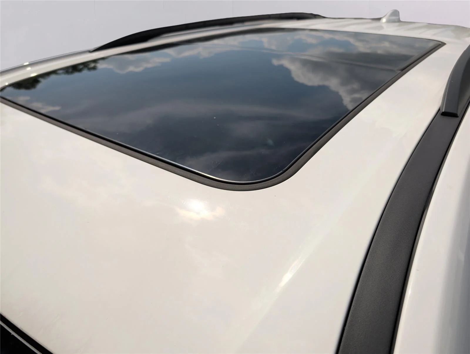 New 2026 Summit White GMC Elevation image 28