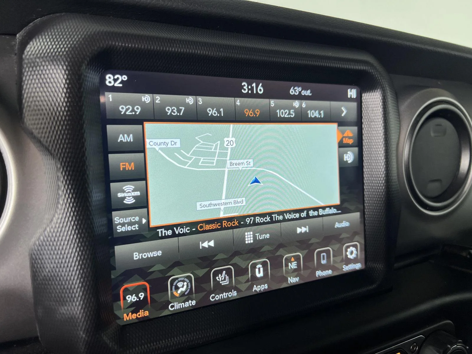 Used 2021 Bk Jeep 80th Anniversary image 31