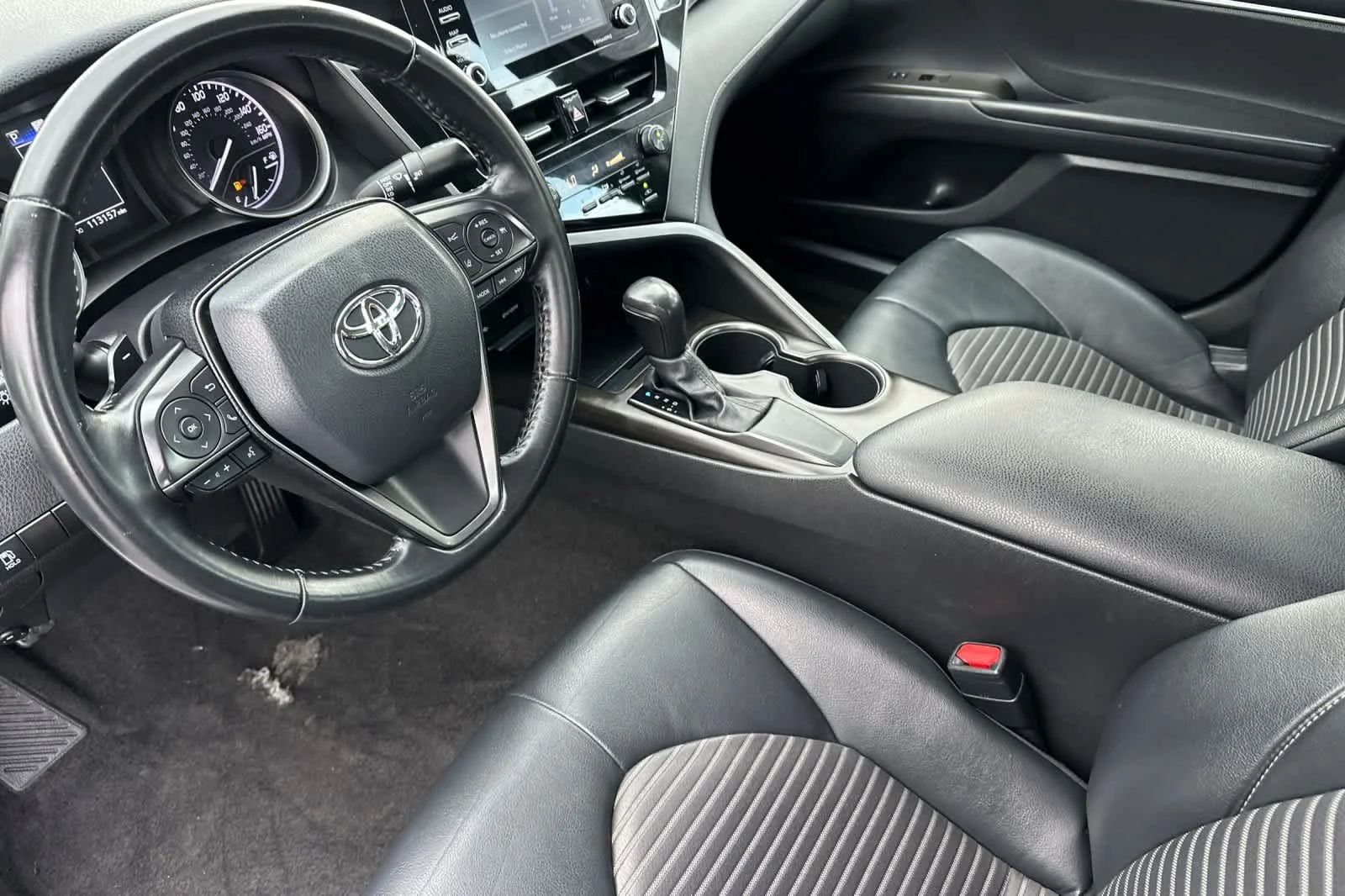 2021 Toyota Camry SE - Photo 9