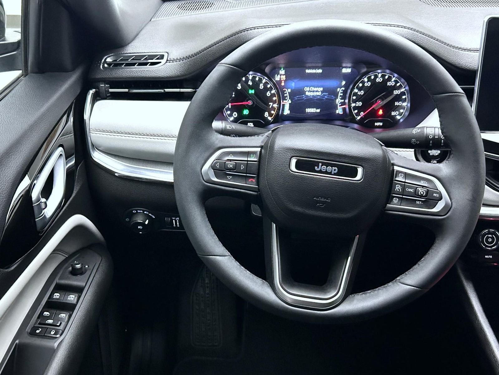 Used 2023 White Jeep Limited image 12
