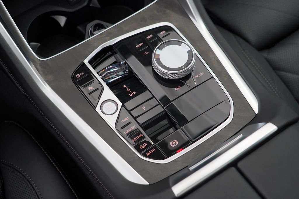 New 2027 Alpine White BMW xDrive40i image 17