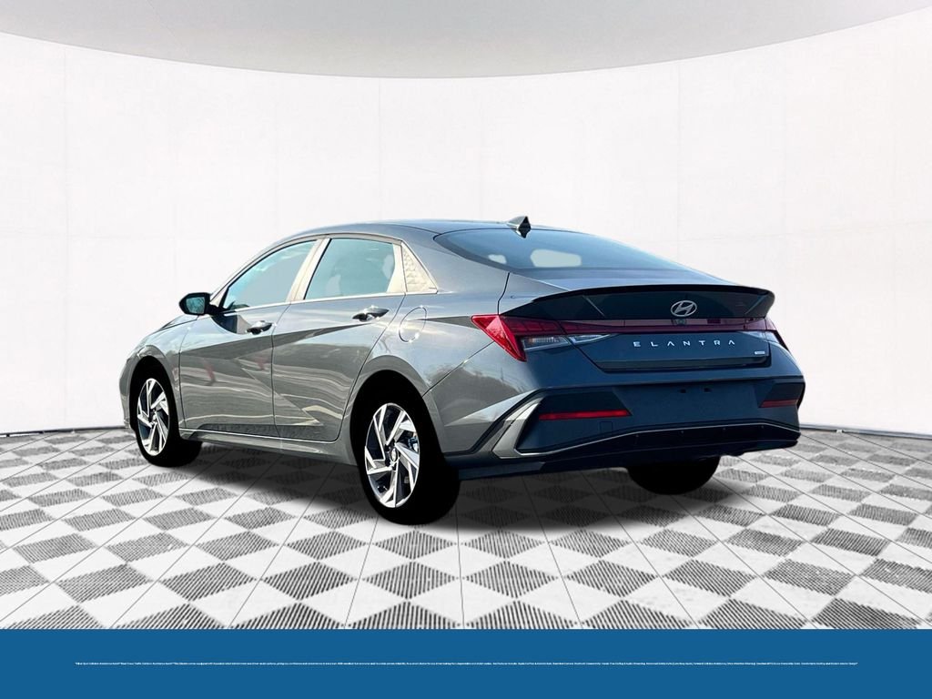 2025 Hyundai Elantra Blue - Photo 8