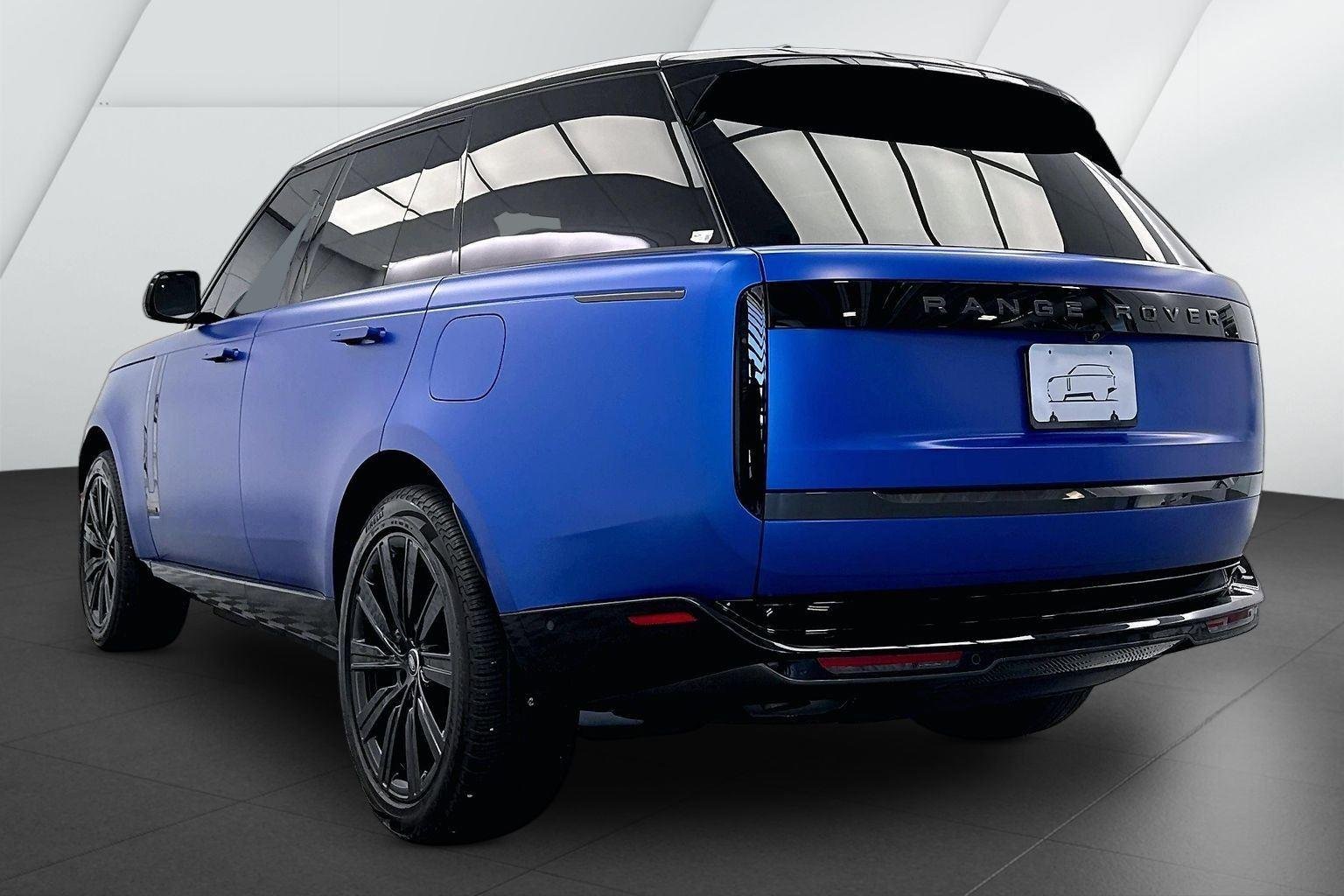Used 2025 Velocity Blue in Satin Finish Land Rover Autobiography image 8