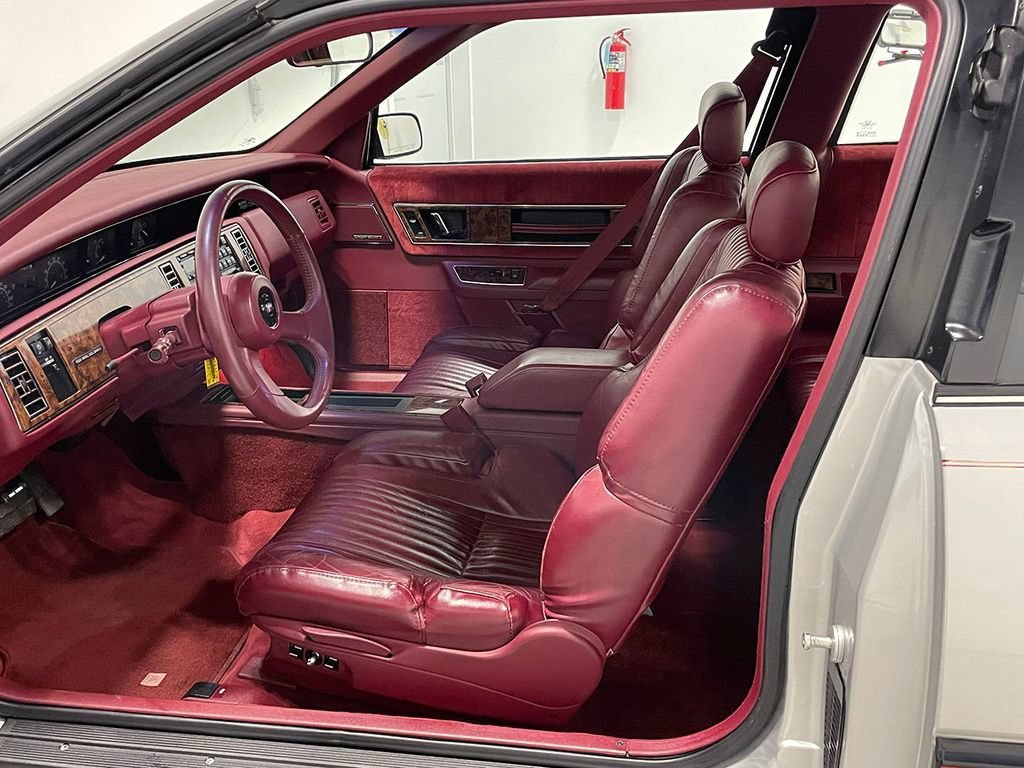 Used 1991  Buick Custom image 51