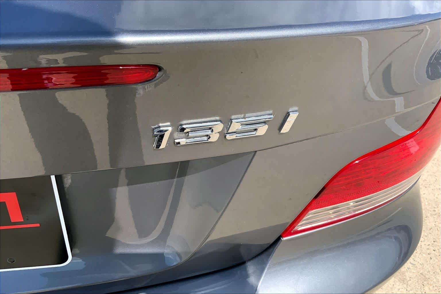 Used 2009 Alpine White BMW 135i image 8
