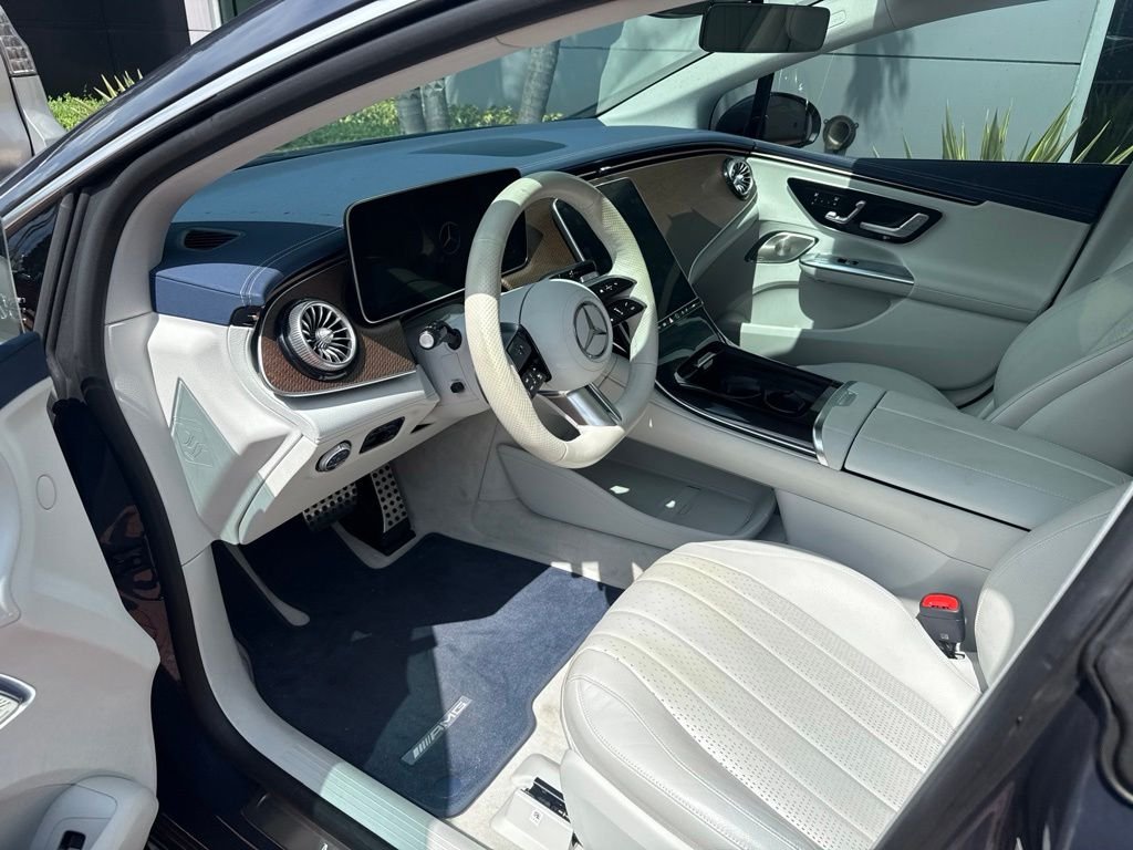 Certified Used 2023 Blue Mercedes-Benz 500 Sedan image 5