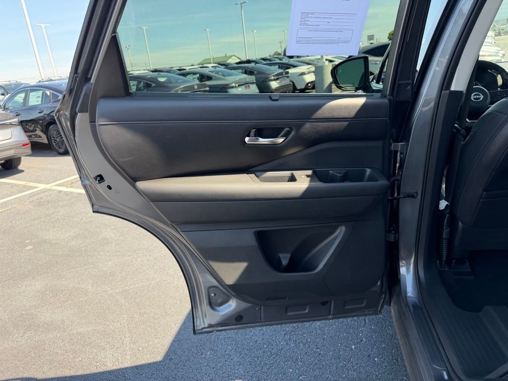 Used 2023 Gray Nissan SL image 17