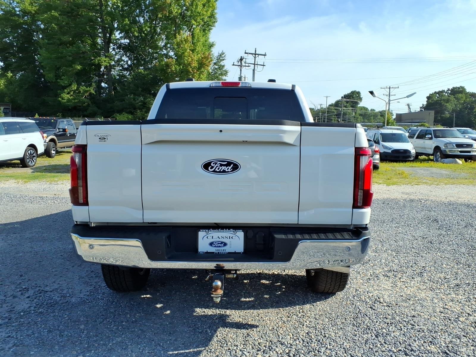 Used 2025 Star White Metallic Tri-Coat Ford LARIAT image 5