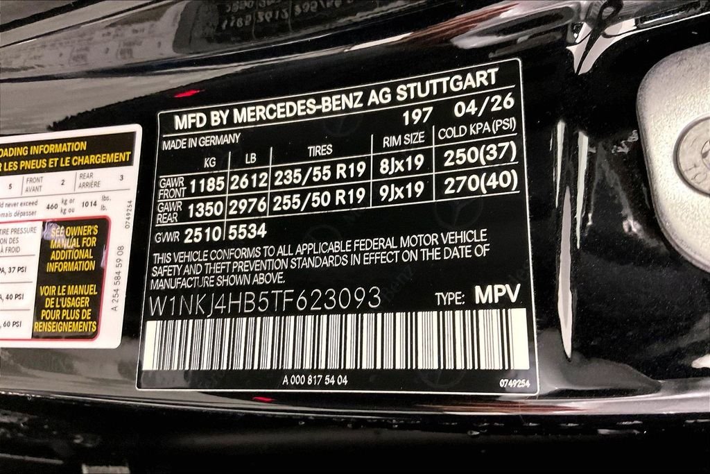 New 2026 Obsidian Black Metallic Mercedes-Benz GLC 300 image 12
