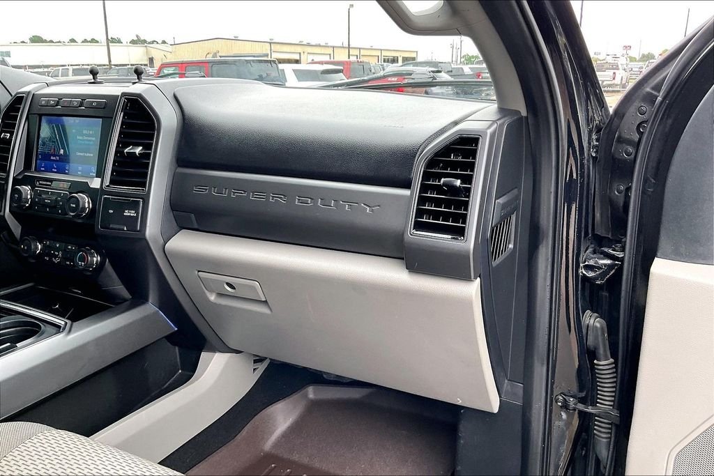 Used 2019 Agate Black Metallic Ford XLT image 23