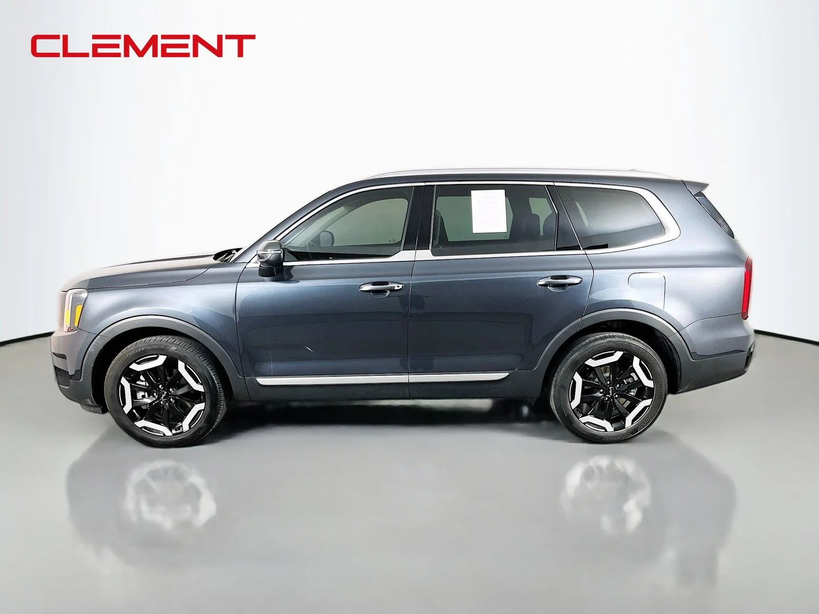 2024 Kia Telluride S - Photo 5