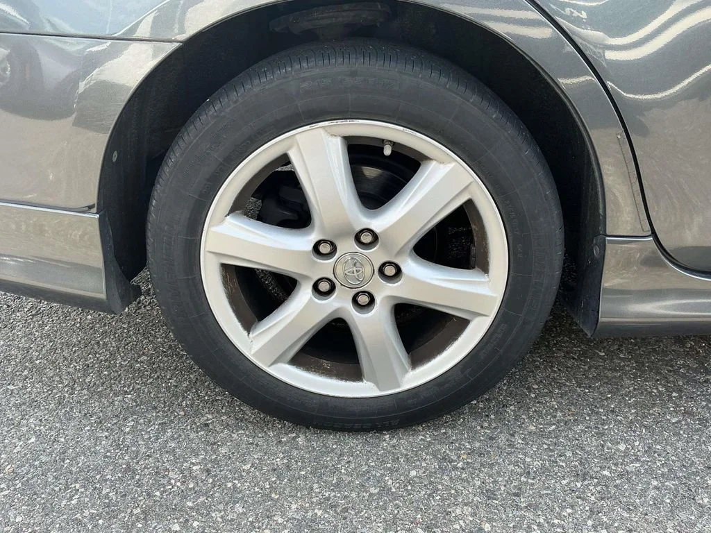 Used 2007 Gray Toyota SE image 18