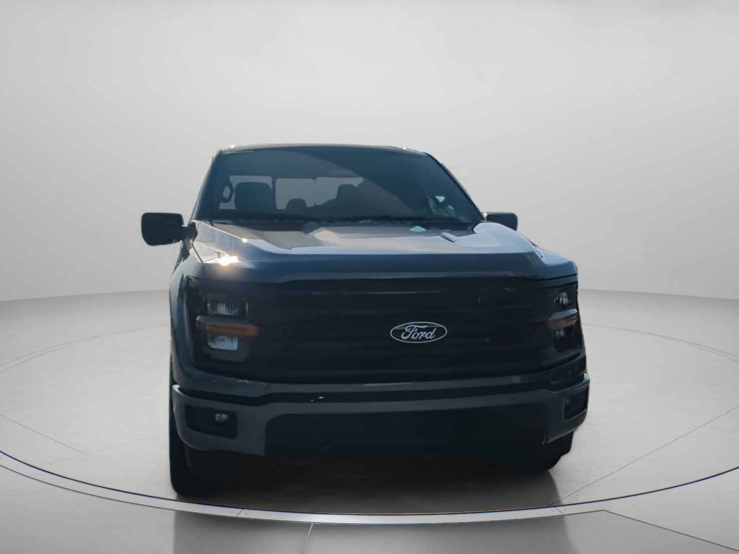 New 2026 Carbonized Gray Metallic Ford XLT image 5