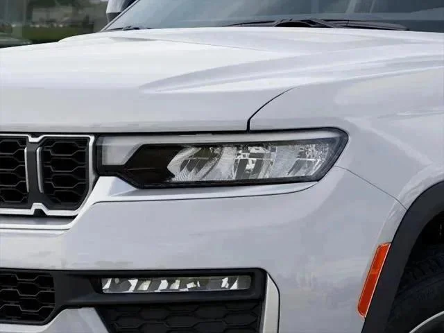 New 2026 Bright White Clear-Coat Exterior Paint Jeep Limited image 114
