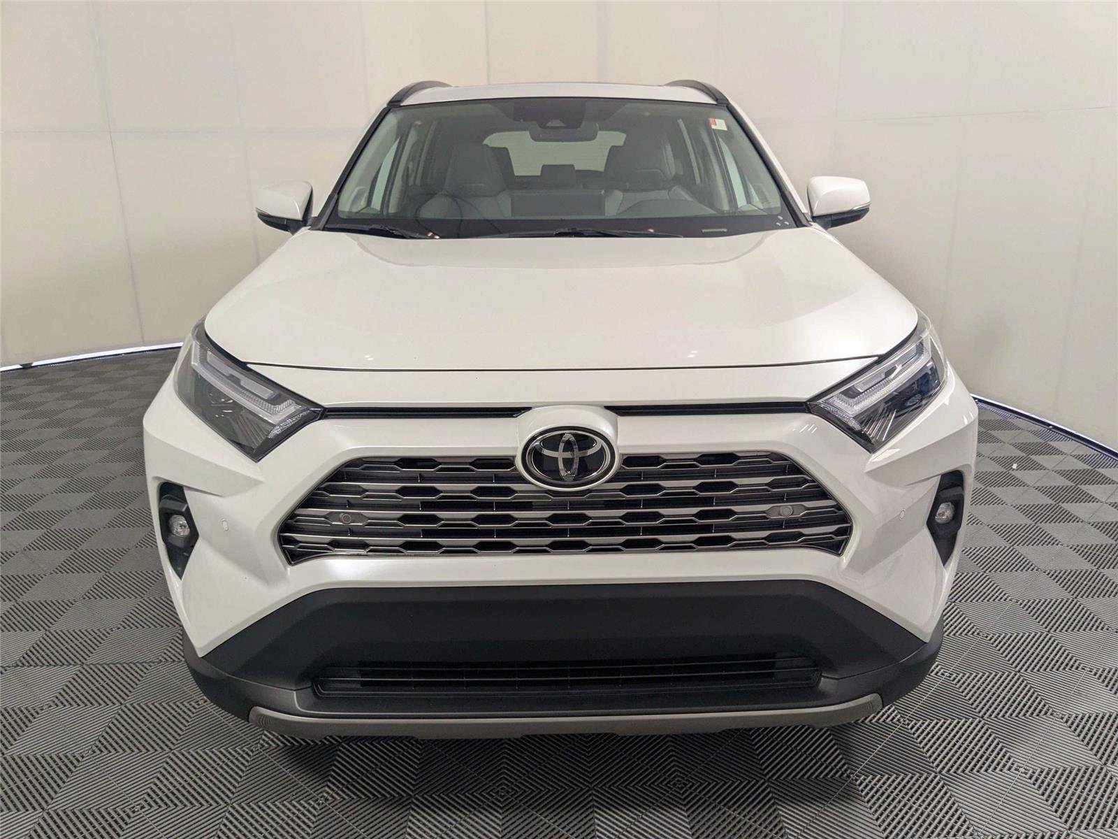 Certified Used 2024 Wind Chill Pearl Toyota Limited image 3