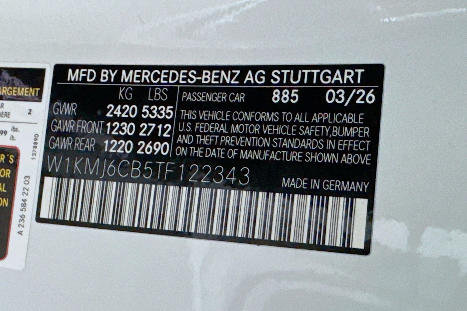 New 2026 MANUFAKTUR Moonlight White Metallic Mercedes-Benz AMG® CLE 53 4MATIC+ Coupe image 24