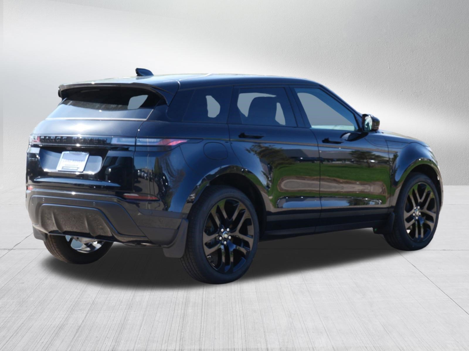 New 2026 Santorini Black LAND ROVER S image 2