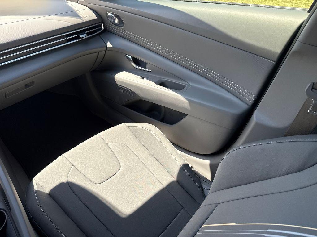 New 2026 White Hyundai SEL Sport image 14