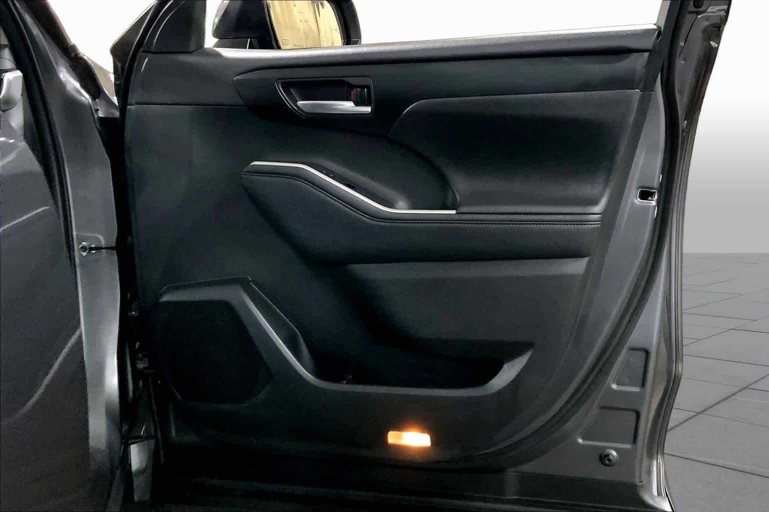 Used 2023 Magnetic Gray Metallic Toyota XLE image 23