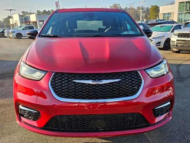 New 2026 Red Hot Pearl-Coat Exterior Paint Chrysler Select image 2
