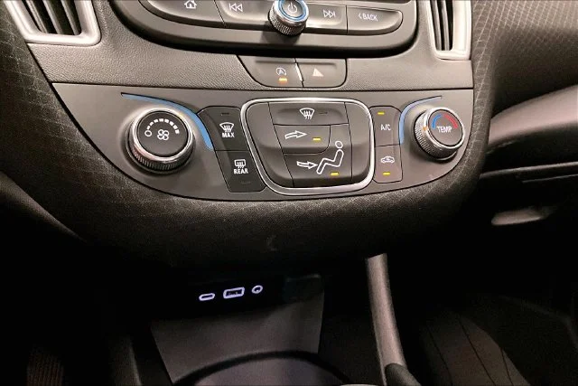 Used 2024 Mosaic Black Metallic Chevrolet RS image 29