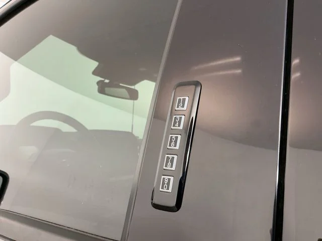 Used 2022 Black Ford Lariat image 10