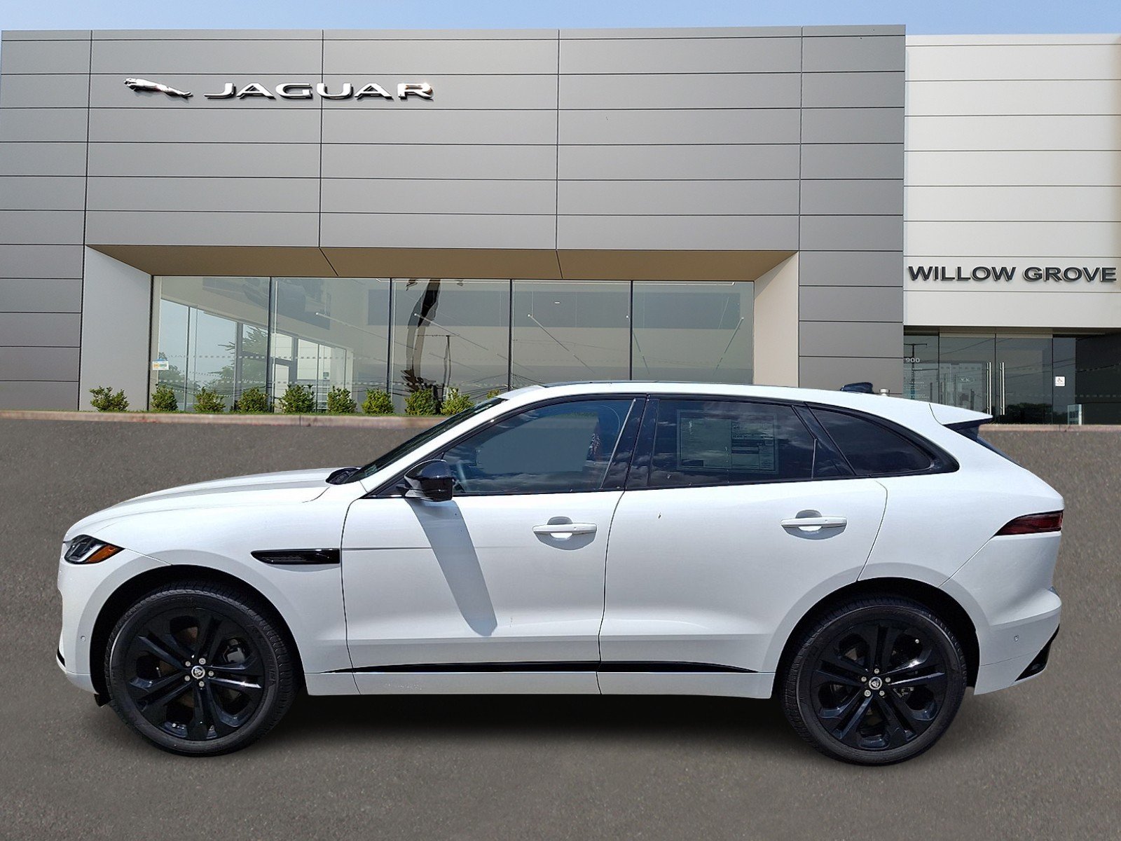2026 Jaguar F-Pace R-Dynamic S - Photo 6