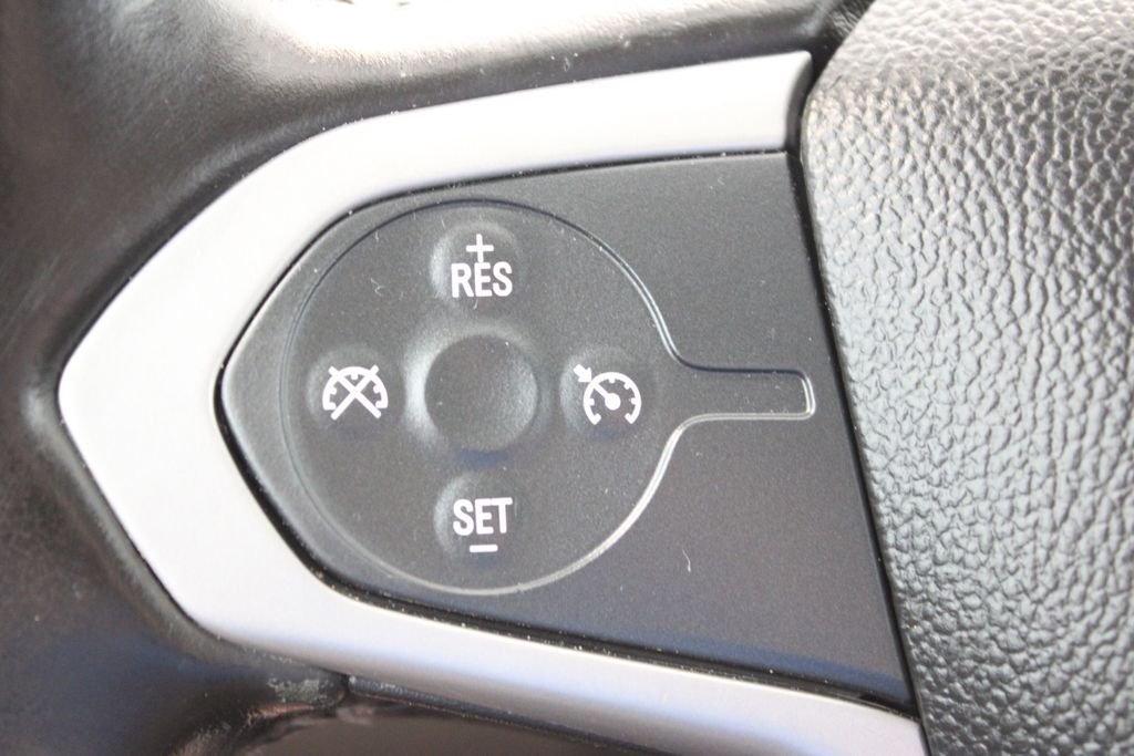 Used 2020 White Chevrolet LT image 21