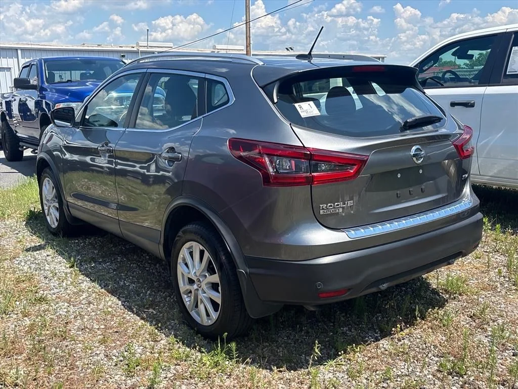 Used 2022 Gray Nissan SV image 13