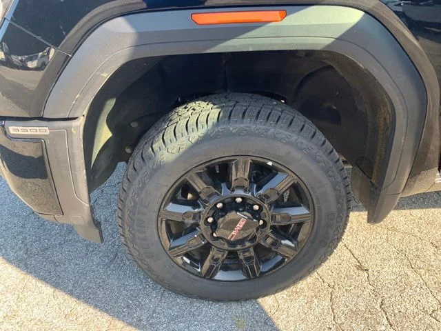Used 2024 Black GMC AT4 image 43