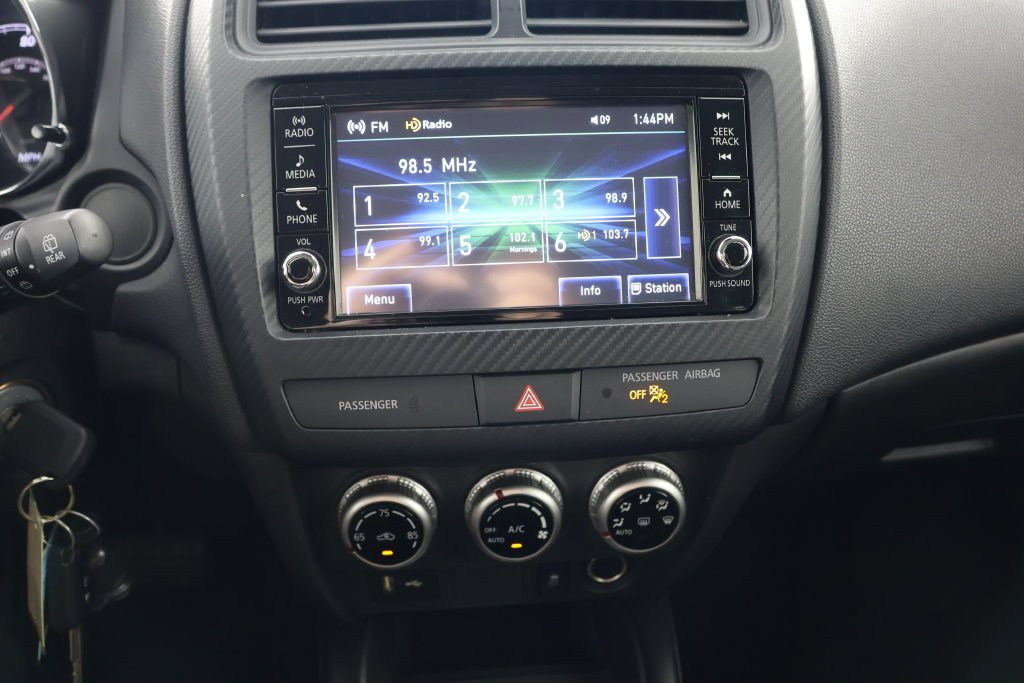Used 2024  Mitsubishi 2.0 ES image 14