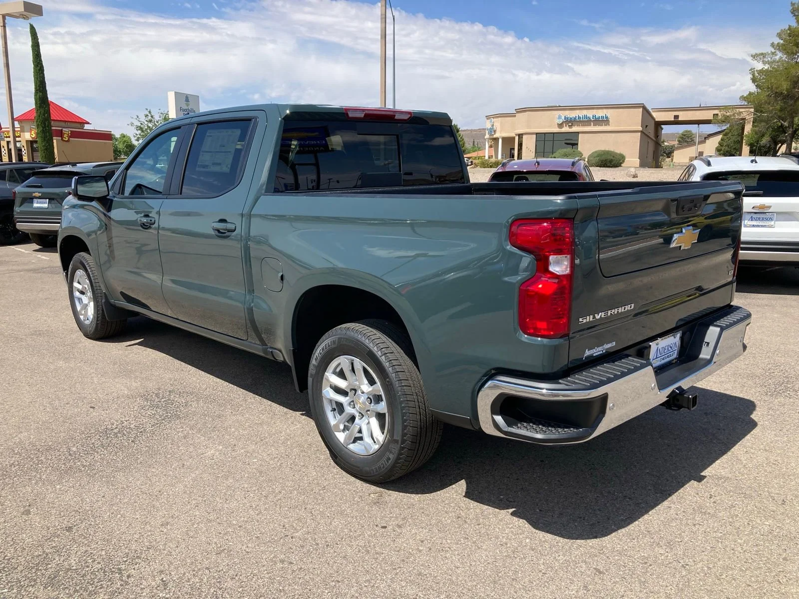 2025 Chevrolet Silverado 1500 LT - Photo 10