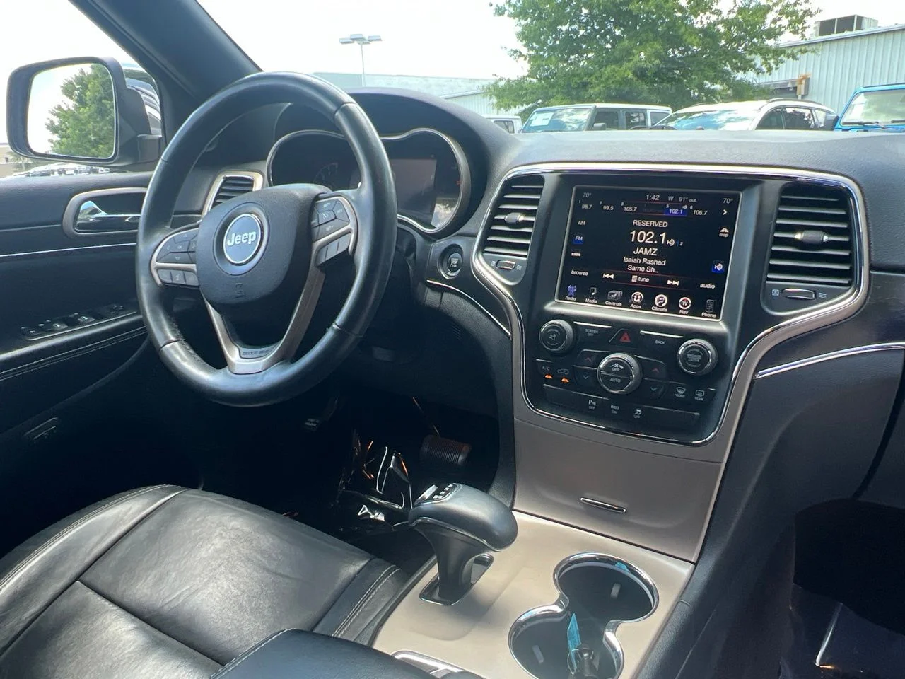 Used 2015 Gray Jeep Limited image 25