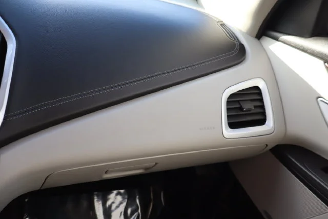 Used 2016 Summit White GMC Denali image 33