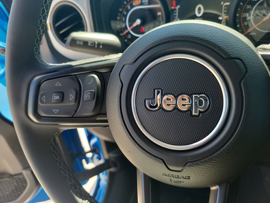 New 2025 Hydro Blue Pearl-Coat Exterior Paint Jeep Sport S image 22