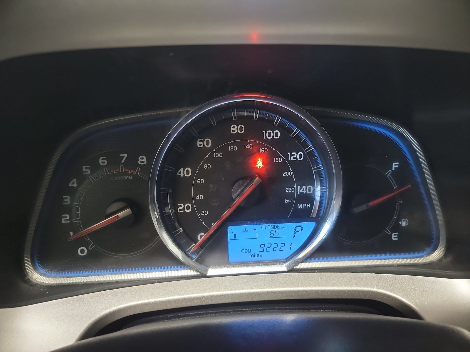 Used 2015 Classic Silver Metallic Toyota Limited image 17