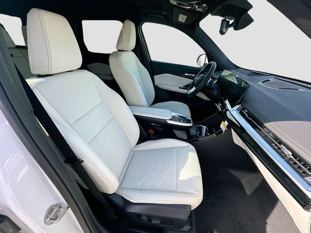 New 2026 White BMW xDrive28i image 23