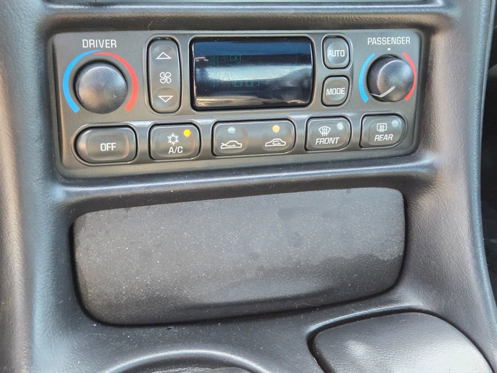 2004 Chevrolet Corvette Base - Photo 18