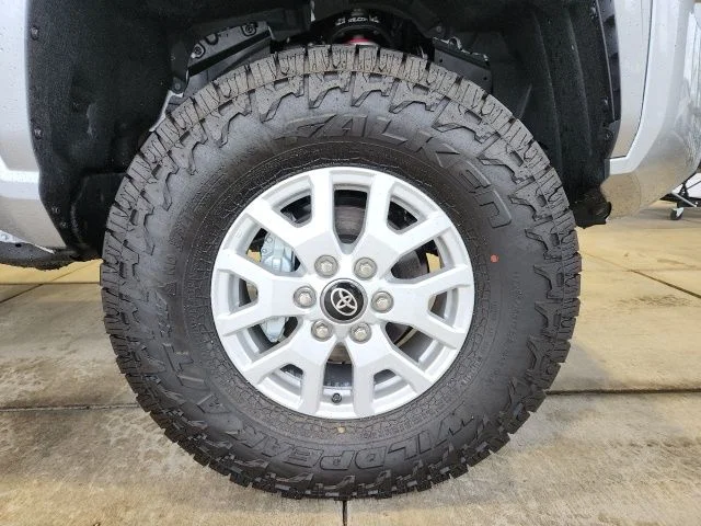 2025 Toyota Tacoma SR5 - Photo 13