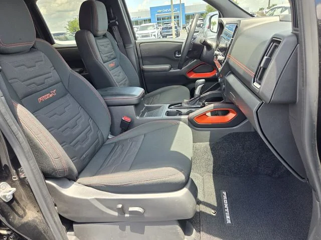 Used 2025 Black Nissan PRO-X image 18