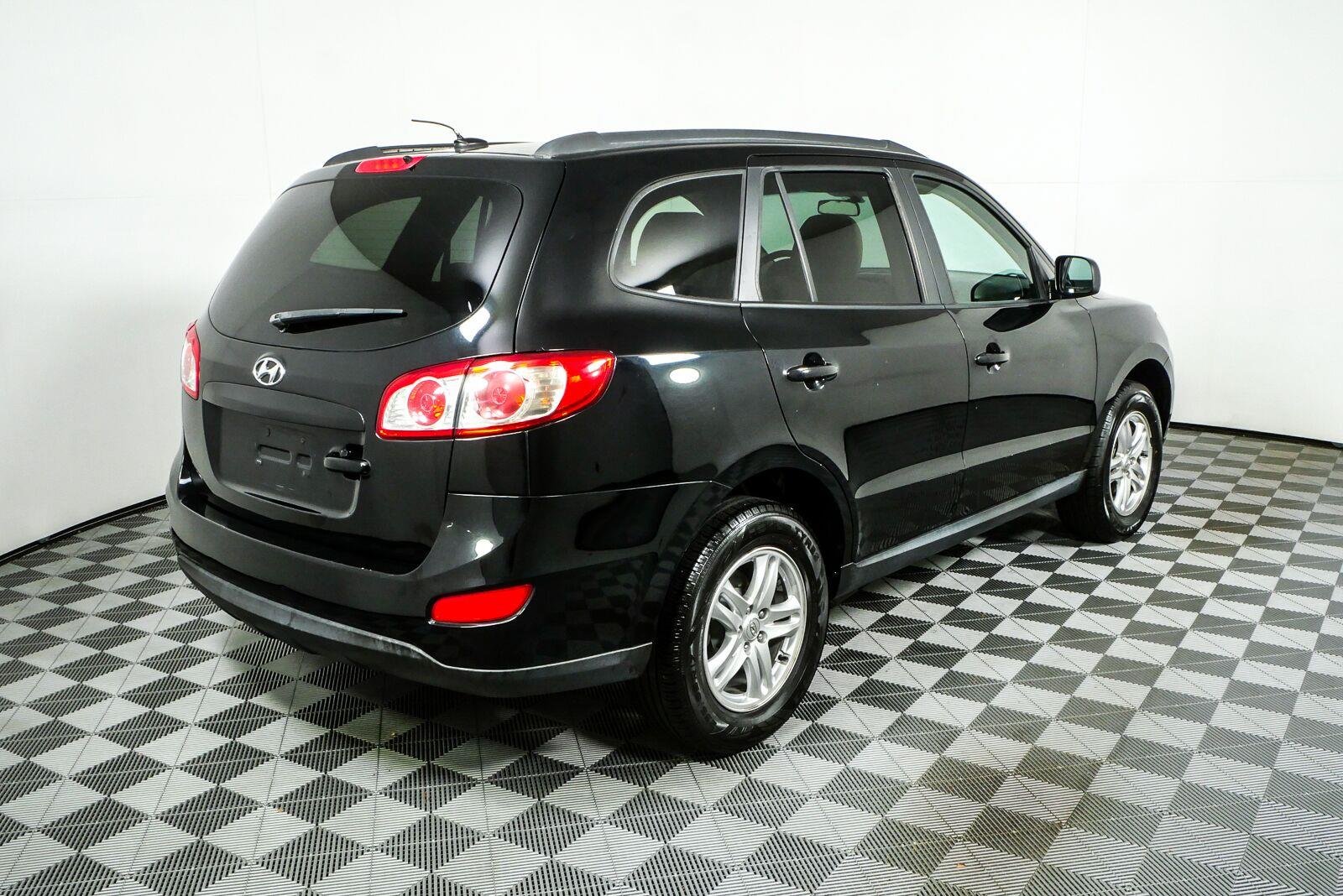 Used 2011 Phantom Black Metallic Hyundai GLS image 3