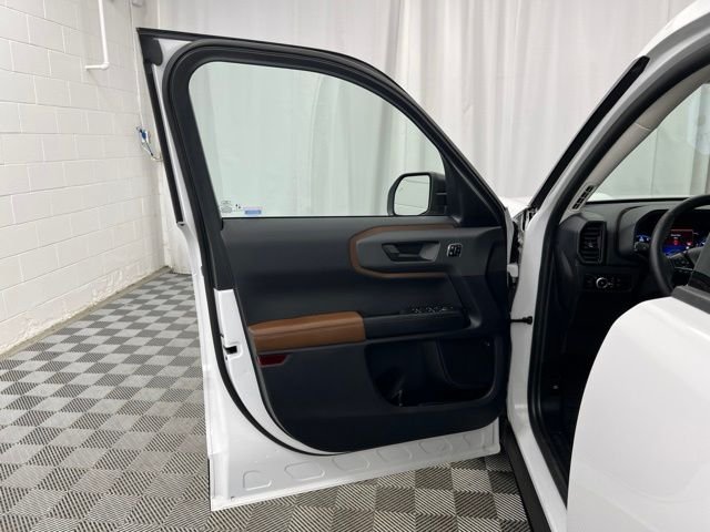 Used 2023 Oxford White Ford Badlands image 16