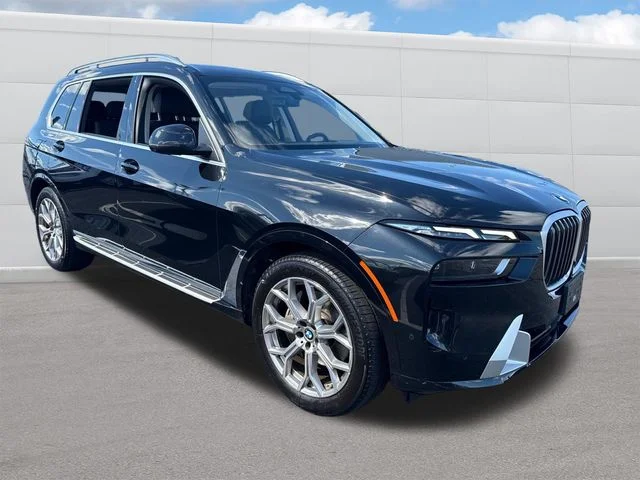 Used 2025 Black BMW xDrive40i image 13