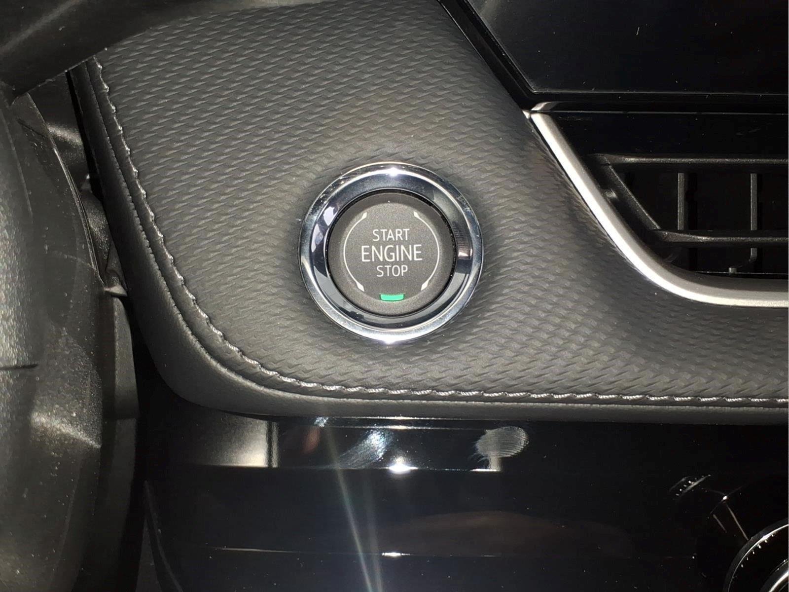New 2027 Summit White Chevrolet LT image 25